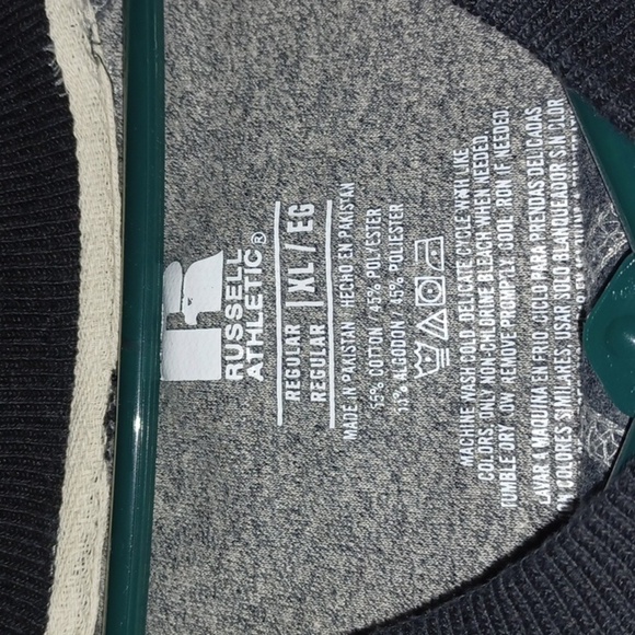 -- Russell Athletic Gray Crewneck Sweatshirt with V-Stitch Detail - Picture 5 of 9